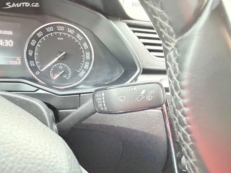 Škoda Superb 2.0 TDI 140kW - fotka 22 z 33