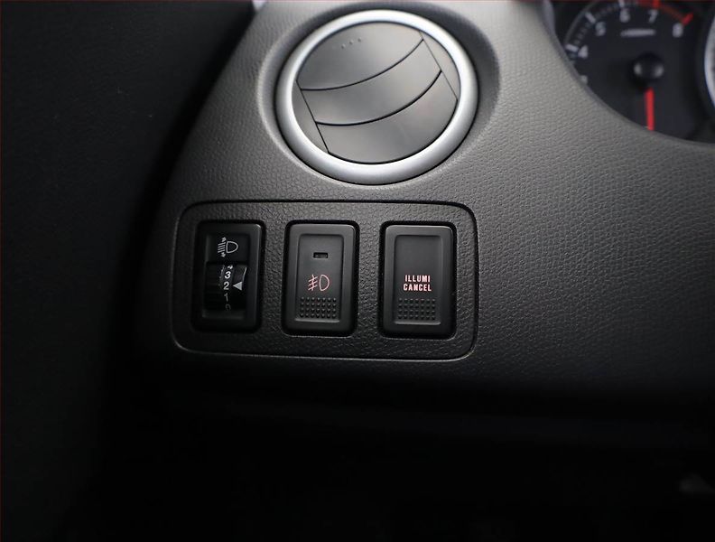 Suzuki Swift (2005) 1.3, nová STK, plně pojízdný - fotka 14 z 15