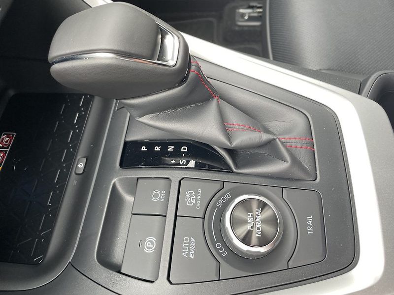 Toyota RAV4 2.5 Plug-in Hybrid ODBĚR ihned - fotka 21 z 32