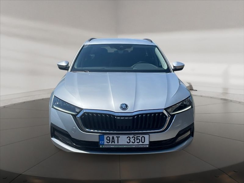 Škoda Octavia 2,0 TDI Ambition 4x4 DSG - fotka 2 z 11