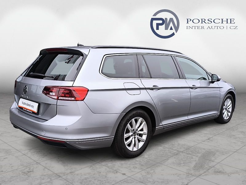 Volkswagen Passat 2.0TDi DSG  Business Premium - fotka 2 z 23