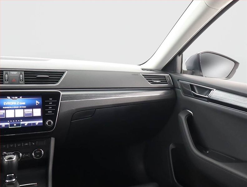 Škoda Superb (2020) Style iV 1.4 TSI PHEV - fotka 8 z 25