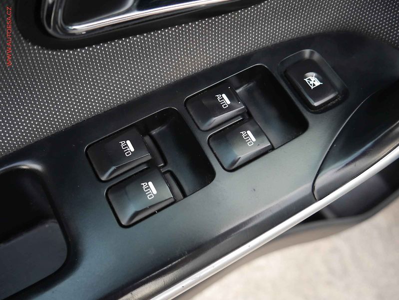 Kia Ceed (2014) 1.6 CRDi, AC, temp - fotka 16 z 17
