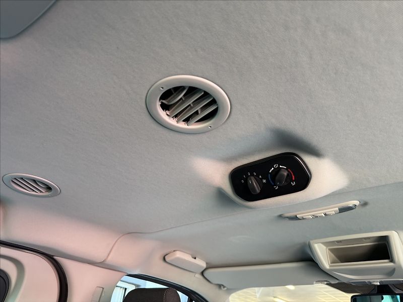 Ford Tourneo Custom 2,2 Titanium 113tkm! 1maj. - fotka 24 z 31
