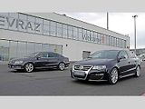 Volkswagen Passat R36 (vpravo) a Passat 3.6 FSI.