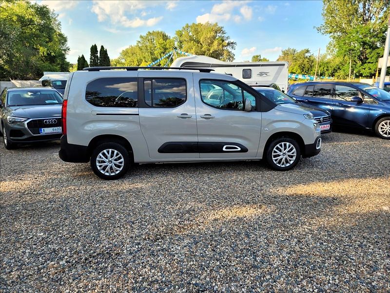 Citroën Berlingo 1,5 HDI,XL,7míst,navi,tažné - fotka 4 z 49