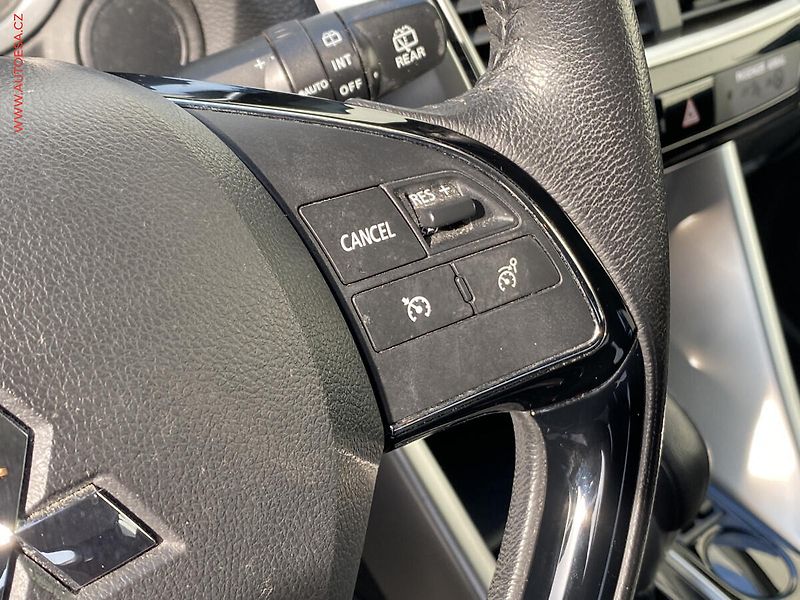 Mitsubishi Eclipse Cross (2019) 1.5 T-MIVEC, AT, kamera - fotka 14 z 21
