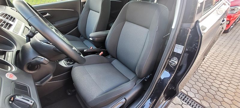 Volkswagen Polo (2016) 1,2TSi 81kW R-Line Highline - fotka 10 z 51