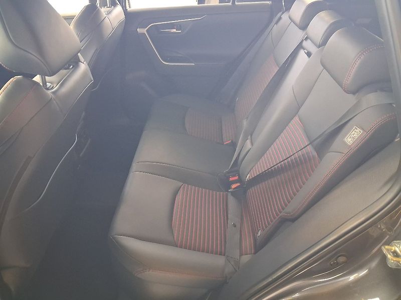 Toyota RAV4 2.5 136kW PHEV 2025 - fotka 9 z 16