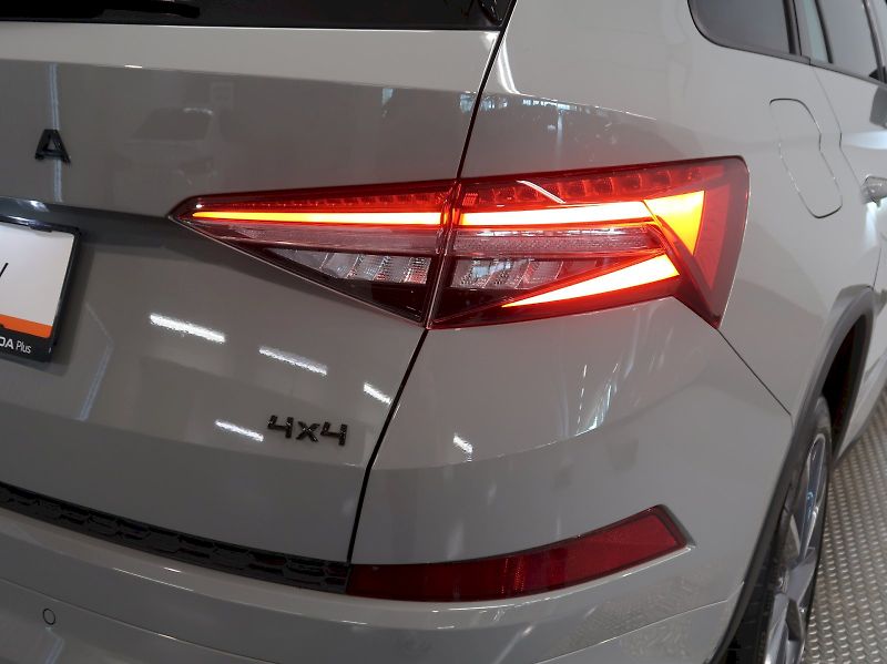 Škoda Kodiaq (2023) SPORTLINE 2.0TSI 140KW 4x4 DSG - fotka 11 z 44