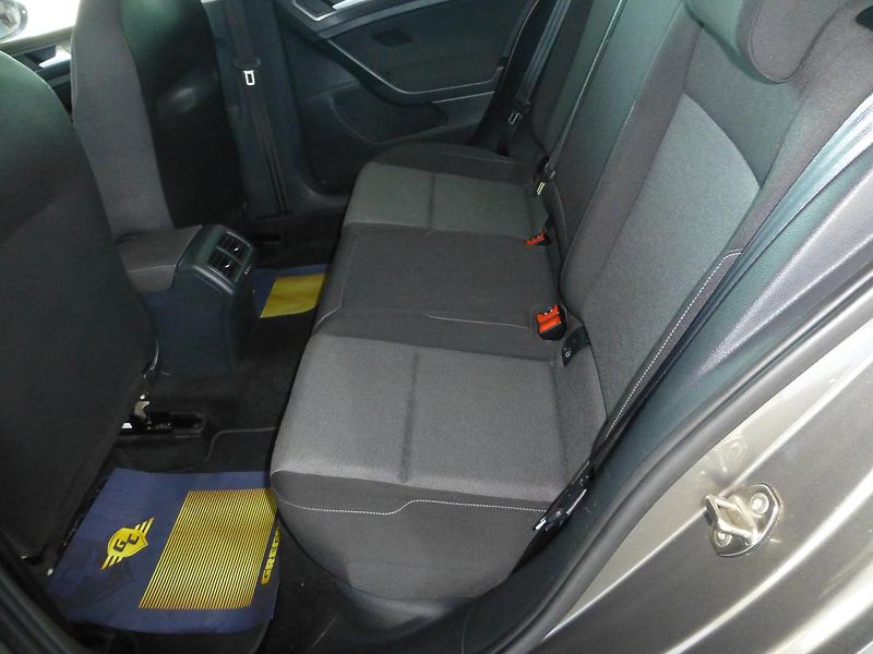 Volkswagen Golf (2014) 1,6TDI*NAVI*DIGI**ALU**PARK.S - fotka 14 z 24
