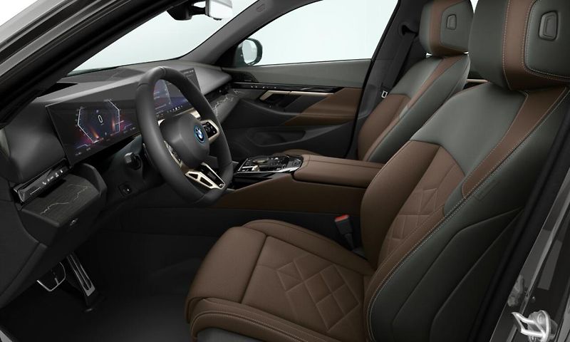 BMW i5 eDrive40 Sedan - fotka 3 z 4