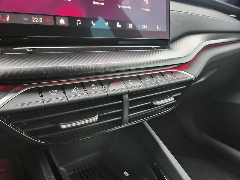 Škoda Octavia Sportline 2.0 TDI 110kw DSG - fotka 21 z 25