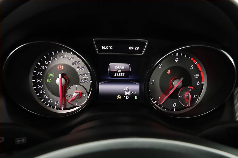 Mercedes-Benz GLA (2016) 200 CDI 4MATIC - fotka 8 z 17