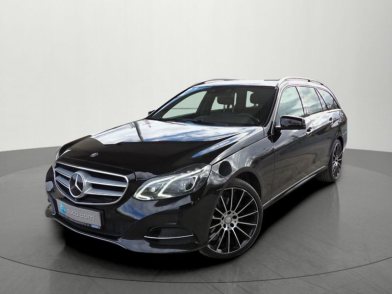 Mercedes-Benz Třídy E 350d 4Matic Airmatic TZ 360° - fotka 37 z 37