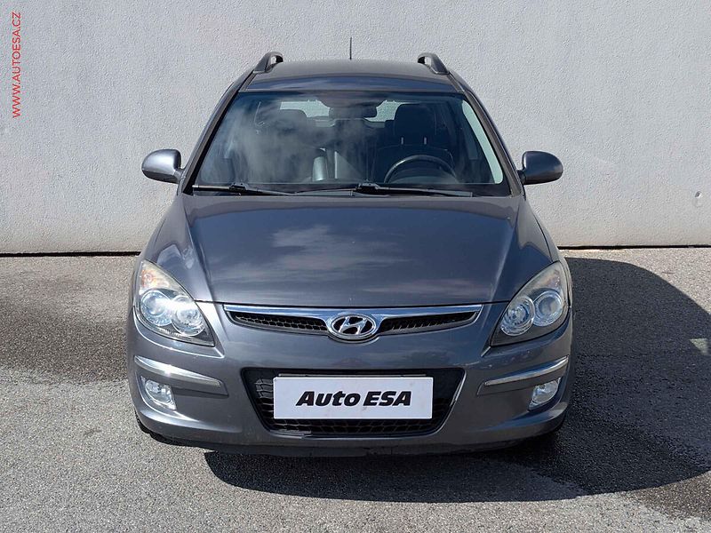 Hyundai i30 (2009) 1.6CVV-T, 2.maj,ČR, AC, kůže - fotka 2 z 14