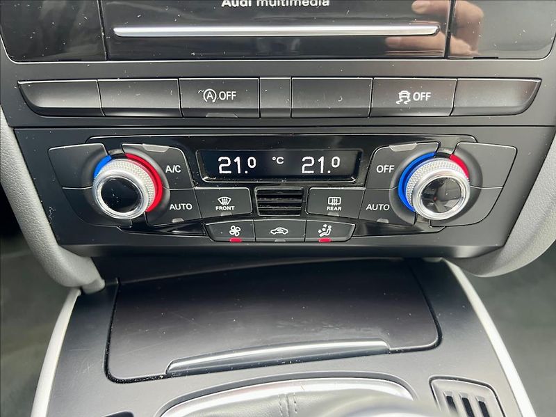Audi A4 2,0 TDi KLIMA / NAVI - fotka 32 z 40