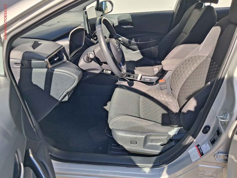 Toyota Corolla (2024) 1.8 e-CVT, 1.maj,ČR, Comfort - fotka 9 z 20