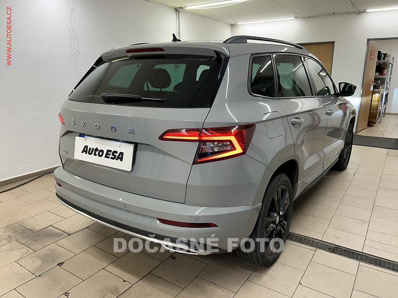 Škoda Karoq (2019) 1.5 TSi, 1.maj,ČR, SportLine - fotka 2 z 3