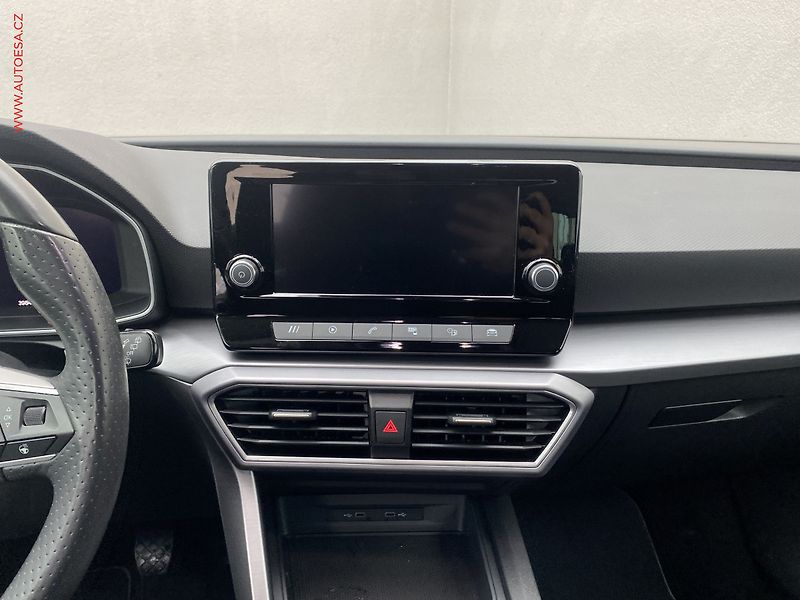 Seat Leon (2021) 1.5 TSi, ČR, LED, navi - fotka 12 z 19