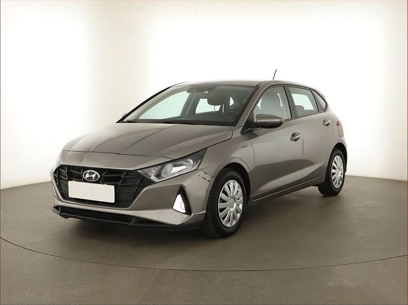 Hyundai i20 (2021) 1.2, Tempomat, Park. senzory - fotka 2 z 12