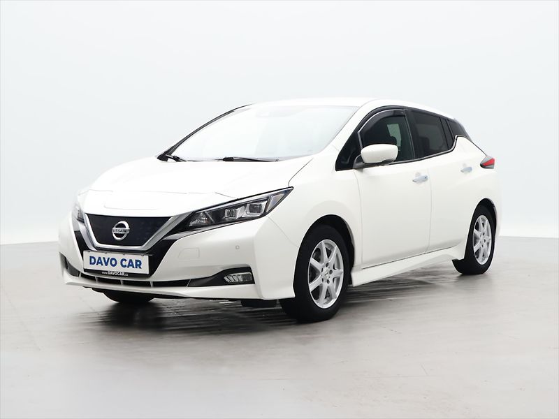 Nissan Leaf 110kW N-Connecta 40kWh - fotka 3 z 32