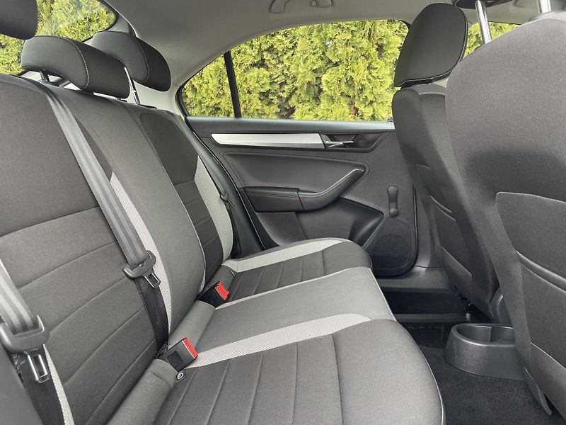 Škoda Rapid (2017) 1.0 TSI 70 KW AMBITION - fotka 14 z 17