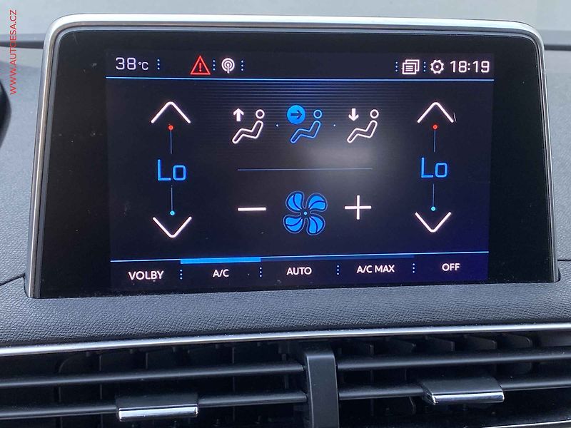 Peugeot 3008 (2018) 1.2 PT, GT Line, LED, kamera - fotka 15 z 17