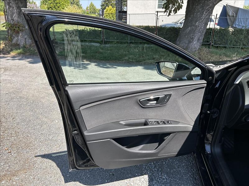 Seat Leon 2,0 TDi 110 kW DSG  Full LED - fotka 10 z 45