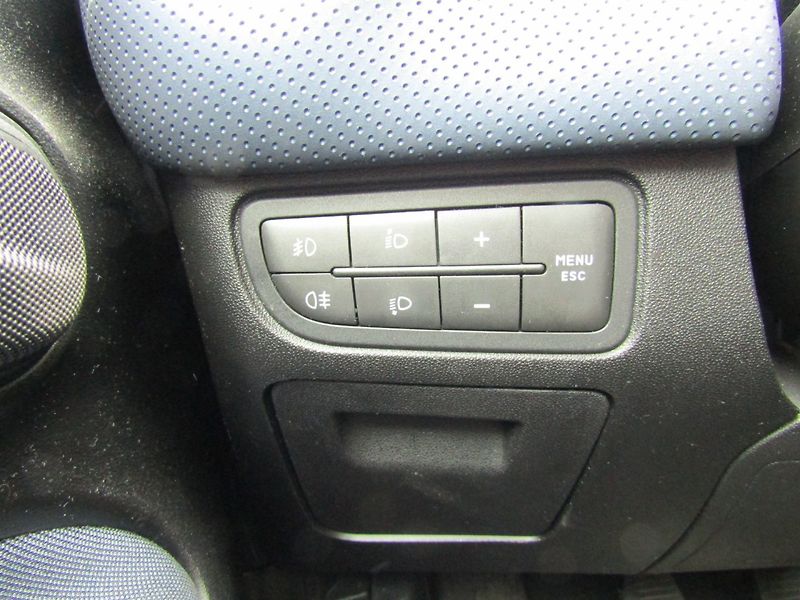 Fiat Punto (2011) 1.4I 57kW CNG - fotka 30 z 34