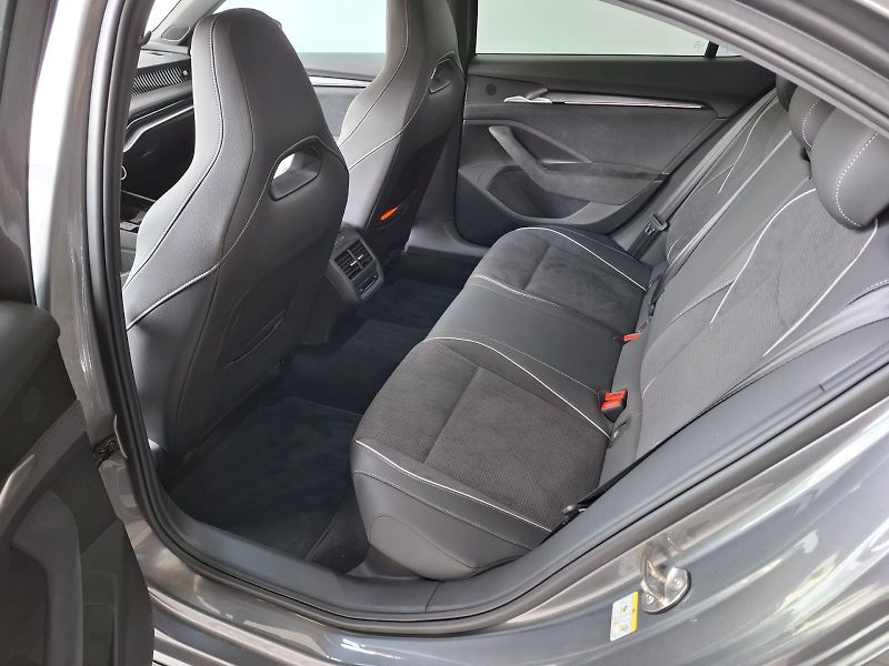 Škoda Superb (2025) SPORTLINE 110/2.0 A7A - fotka 9 z 28