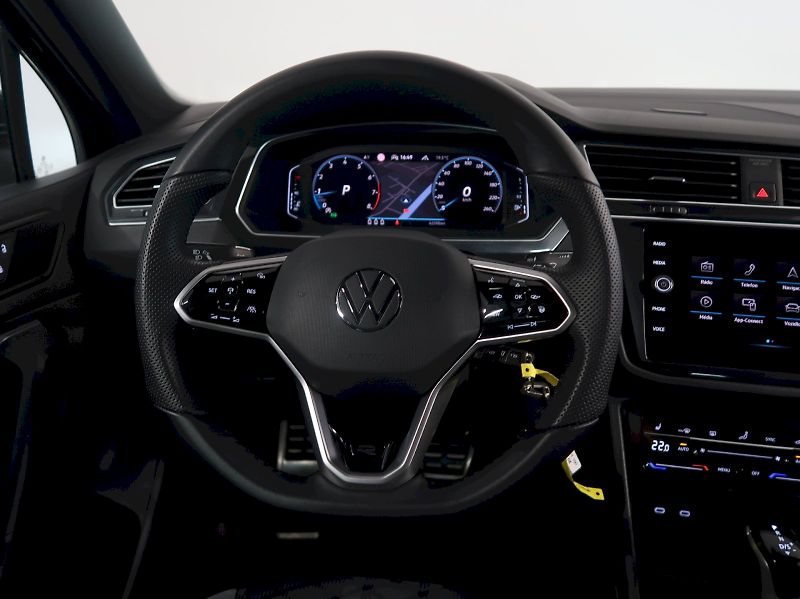 Volkswagen Tiguan (2021) R-LINE 2.0TSI 140KW 4x4 DSG - fotka 16 z 40