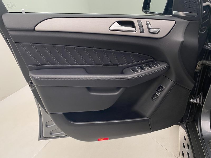 Mercedes-Benz GLE 350d 4MATIC AMG AUT CZ - fotka 7 z 53