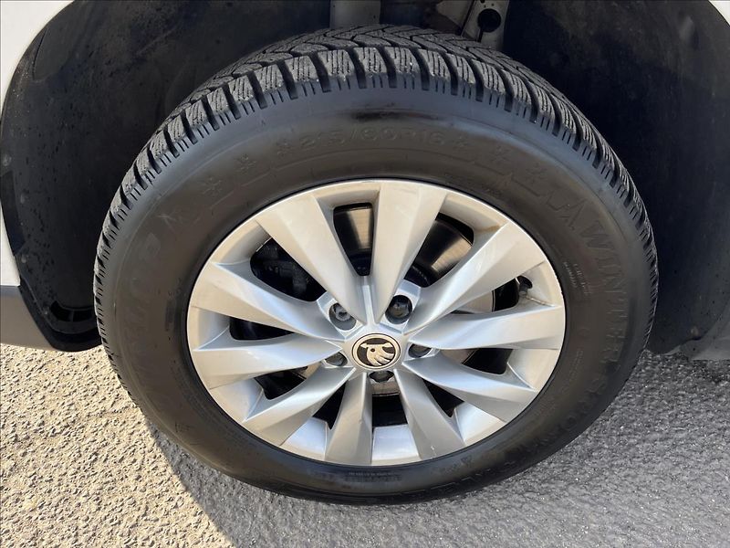 Škoda Karoq 2,0 TDi 110 4x4 DSG TAŽNÉ -DPH - fotka 40 z 47