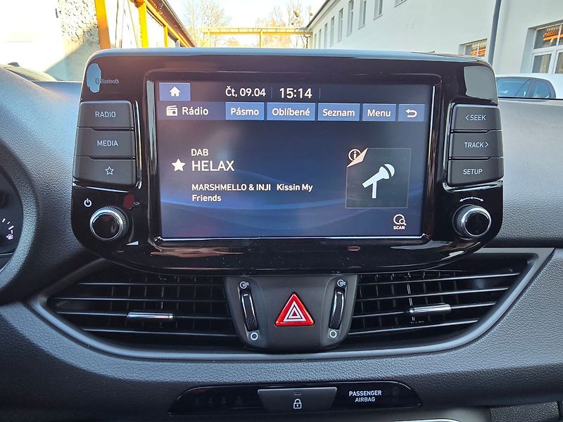 Hyundai i30 1.6CRDi COMFORT LED KAMERA NAV - fotka 24 z 35