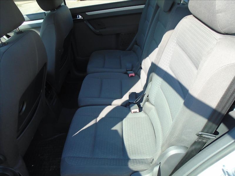 Volkswagen Touran 1,9   1,9,TDI-77KW-BEZ DPF - fotka 12 z 19