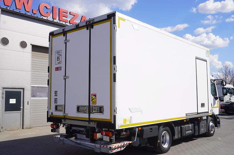 Renault Trucks D (2016) 12 / Lamberet refrigerated tru - fotka 2 z 24