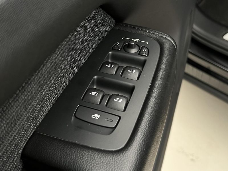 Volvo XC60 B4 CORE AUT 1.maj. - fotka 39 z 40