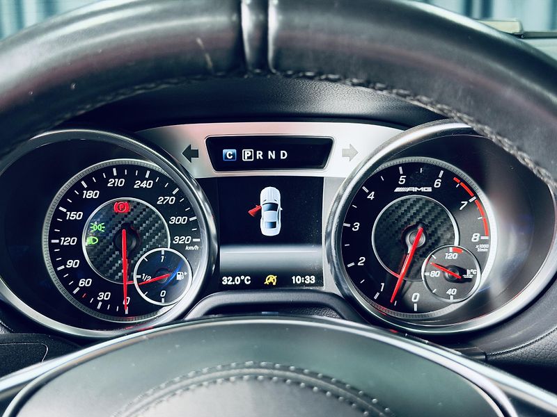 Mercedes-Benz SL (2016) 63 AMG CARBON INT TOP KEYLESS  - fotka 24 z 43