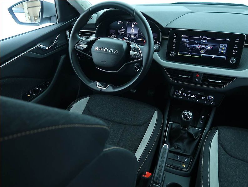 Škoda Kamiq (2025) Top Selection 1.0 TSI - fotka 7 z 19