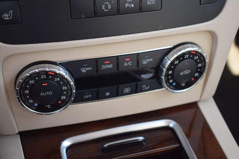 Mercedes-Benz GLK (2014) 350d 4M/vyhřívaná sedadla/Navi - fotka 37 z 43
