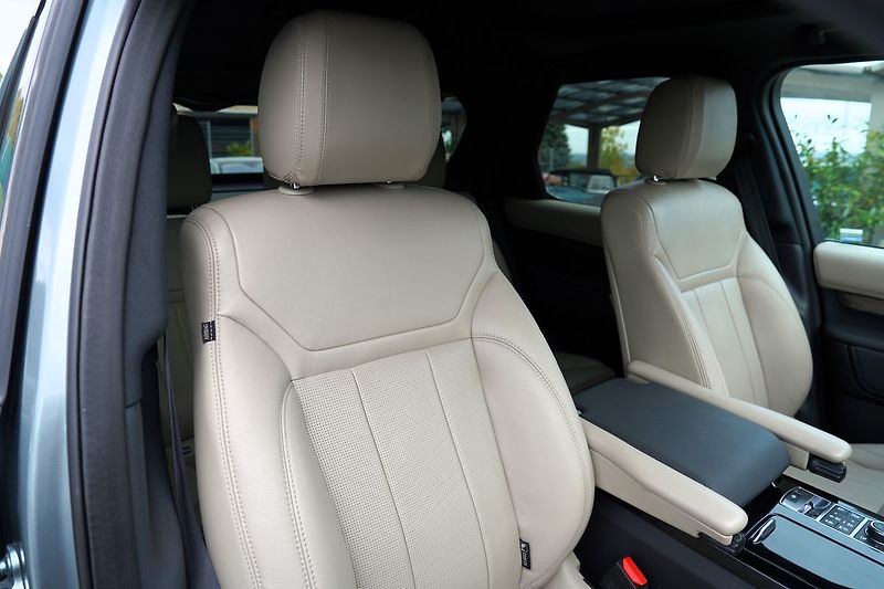 Land Rover Discovery 3.0 TD6/HSE/260PS/ČR - fotka 34 z 54