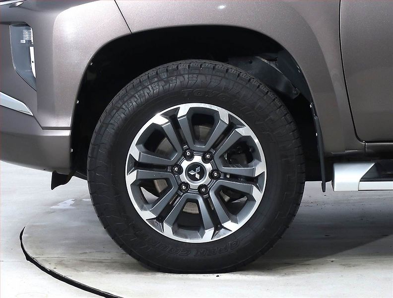 Mitsubishi L200 (2021) 2.2 DI-D - fotka 15 z 20