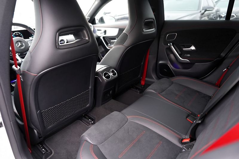 Mercedes-Benz CLA 45s AMG/4Matic+/Aero - fotka 32 z 50