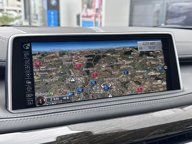 BMW X6 xDrive30d  - fotka 14 z 23