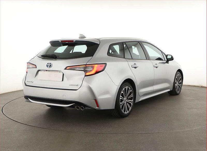 Toyota Corolla (2022) Active 2.0 Hybrid - fotka 5 z 25