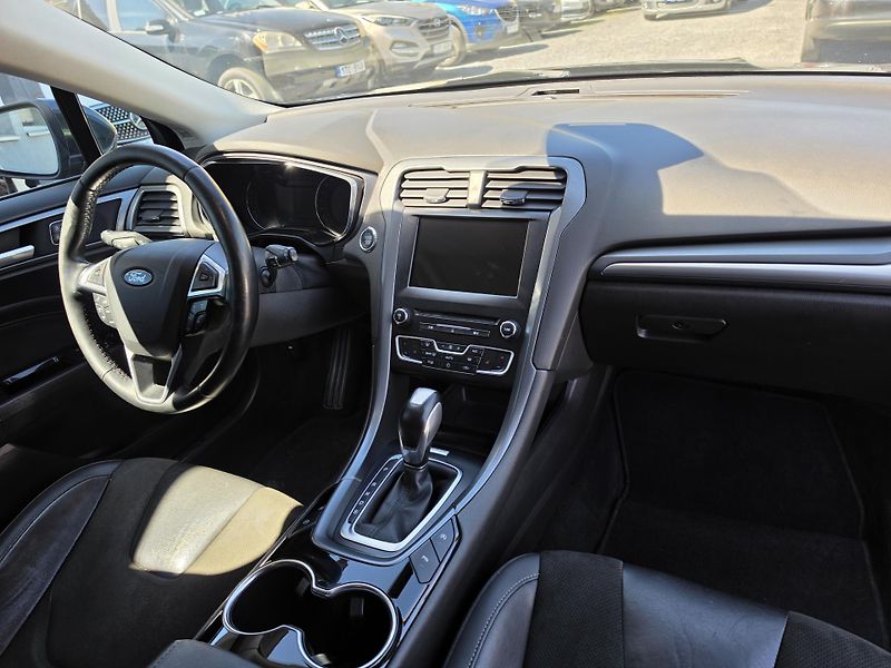 Ford Mondeo 2.0TDCi Titanium Led 4x4 Autom - fotka 22 z 26