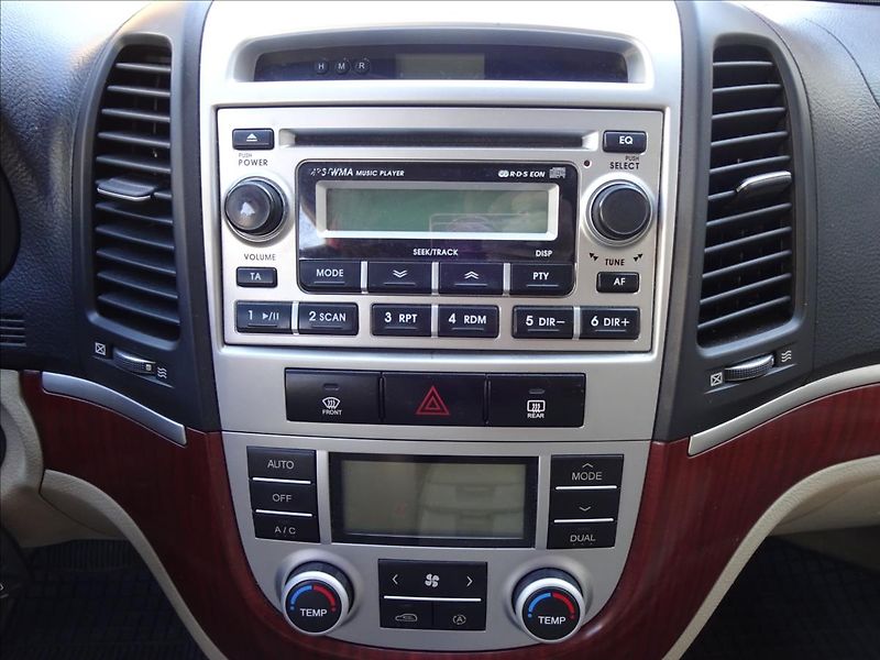 Hyundai Santa Fe 2.2 CRDI 114kW 4x4 AUTOMAT - fotka 34 z 55