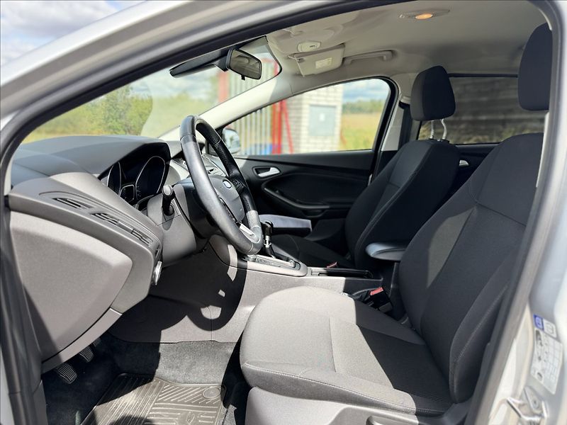Ford Focus 1,5 TDCi - fotka 9 z 25