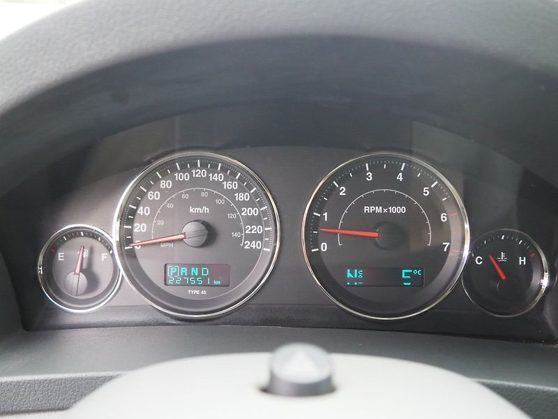 Jeep Grand Cherokee (2005) 4.7 Laredo, LPG - fotka 24 z 32